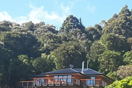 Marlborough Sounds  Holiday  Home
