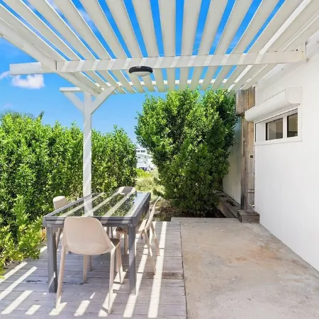 Oceanfront amazing 2 BR Villa - 2 min from the beach