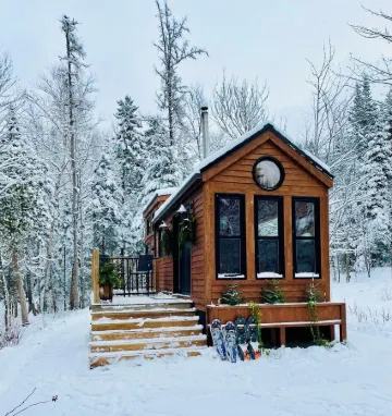 Private Brook-Side Tiny House in the Woods with Gazebo