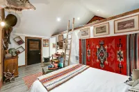 Suite 4: Outpost · Gorgeous Farm Carriage House Loft