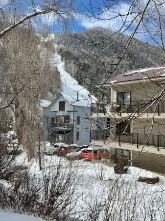 Cornet Creek Retreat - Easy Ski, River & Town Access - Semi-Private Garage