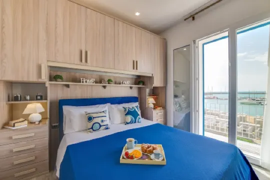 POSTU D'INCANTU, Apartment House with Lovely sea view