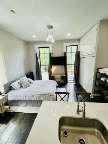 Lovely Studio in the Hills of Eden