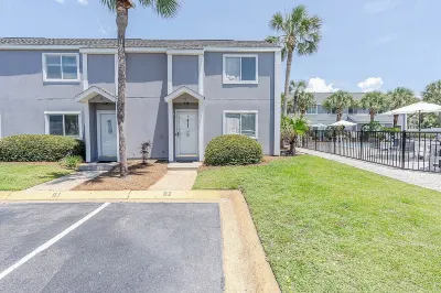 Ocean Breeze - With amazing pool and steps away from private beach
