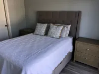 Waterfront one BR condo in beautiful Venice Beach FL. Pool, beach and marina. - 2 ดาว