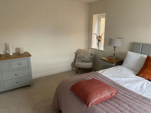 Luxurious 4 br detached house in cul-de-sac ideal for family or group of friends