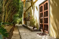 Villa Rising Sun Beachfront with Private Beach Bar & Dock Hotels in 