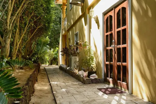 Villa Rising Sun Beachfront with Private Beach Bar & Dock