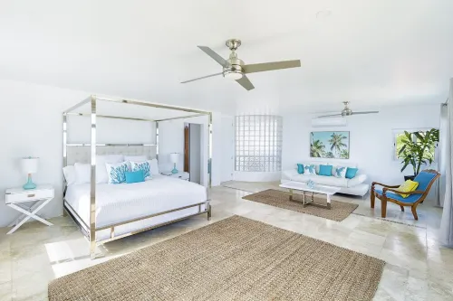 Luxury Villa, Walk to beach, BRAND NEW 55KW BACKUP GENERATOR