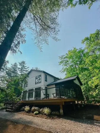 Modern Lake House on White Lake
