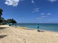 Luxury Beachfront Condo with Pool and Hot Tub