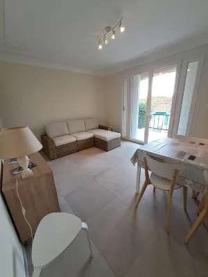 Apartment with balcony upstairs of a villa 300 m from the sea Hotels in Valras-Plage