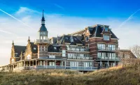 Central in Domburg: nice and cozy holiday home with free  parking space
