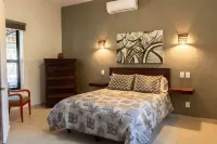 Villas Escondido Villa# 4 One Bed. Suite Only 3km.-2ml. to beach and shopping