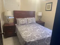 Casa de los Sueños only 10 to 15 minutes away from the beach or downtown