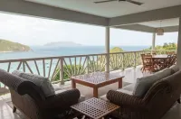 Newly-updated, spacious, private foot path to beachfront, stunning ocean views Hotels in Road Town