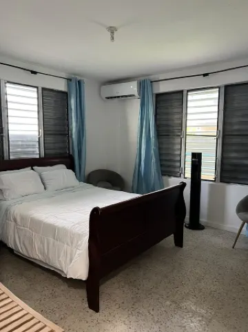 Family style retreat -6 minutes tot he beach and restaurant bar strip Отели в г. Агуада