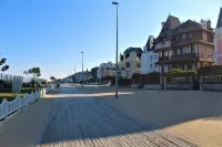 Studio vue Mer, Proximité Commerces, 150m Plage