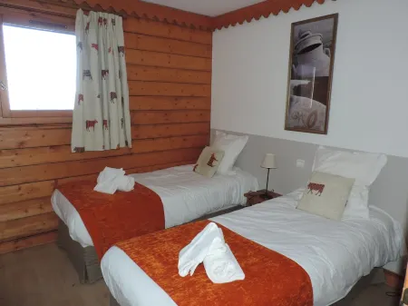 La Plagne Premuim appt 8 people - swimming pool Отели в г. Эм