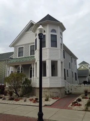 Lady Luck: Next to Beach  & bike path and boardwalk! - 2 stelle