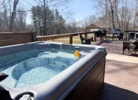 Beautiful Secluded Cabin with hot tub on 50 acres