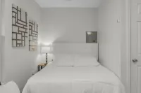 Cozy Private Studio - Close To It All!