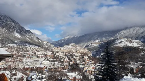 NICE AND SUNNY STUDIO FOR 4 PEOPLE