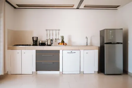 2 Zimmer - Pool - 2 Personen Apartment - Trupial Отели рядом с достопримечательностью «Sunscape Beach»