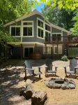 Lake Front/Dock, HotTub, Woods, Kayaks/SUP,  3 Beaches, Fossils, Theater Room