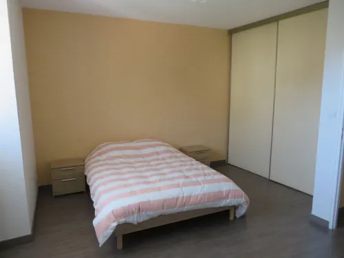 4 to 6 berth accommodation 10 mi walk from the lake Hotels in Clairvaux-les-Lacs