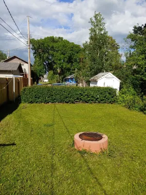 LINDA  GAYE's HISTORIC  COTTAGE NEAR BEACH & PROMENADE Hotels in Sylvan Lake