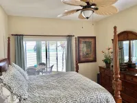 "Cayman Breeze" - 2Br Oceanfront Condo w/ Quiet Setting Near Rum Point