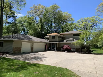 Paradise Lake Michigan Beach home with inground pool,  hot tub, sleeps 20 Hotels in der Nähe von Hoffmaster State Park