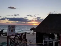 2 BED STUDIO WALKING DISTANCE ANYWHERE AT BEAROOMS AND STUDIOS