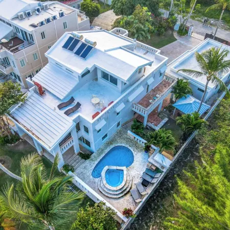 Oceanfront 8-bedroom Villa with Pool, Fully Fenced for Privacy, Incredible Views