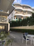 Oceanfront -on 7 Mile Beach- 1  Bed-Cayman Reef Resort # 21 Sleeps 4,