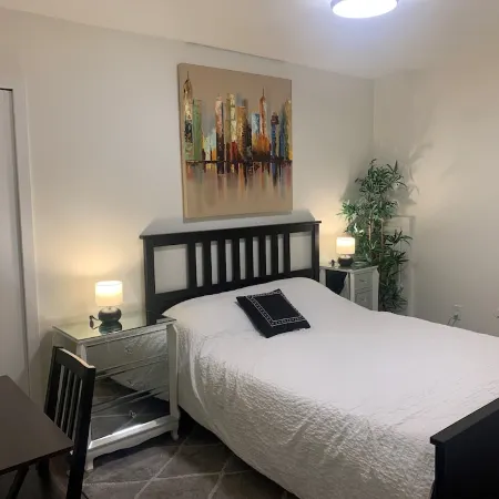 Modern, stylish, bright and peaceful 2 Bedroom New Suite. Fully licensed