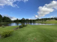 Spacious Country House in Condominium Close to Dam فنادق في Ibiuna