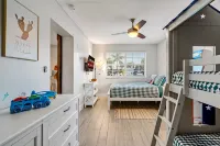 NEW 4BR by the BEACH - with Heated pool - Arcade GAMES