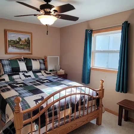 Spacious Four Bedroom Cabin for Northern Escape