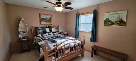 Spacious Four Bedroom Cabin for Northern Escape