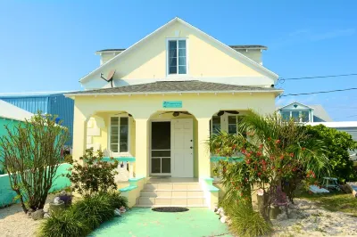 Waterfront Cottage in Spanish Wells' protected harbor Hotels in 