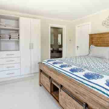 Peaceful Palm Beach Villa - For Families & Friends Rooms