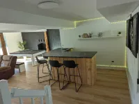 Beautiful beachfront Villa on 80 acres of farmland! 蘇克住宿飯店