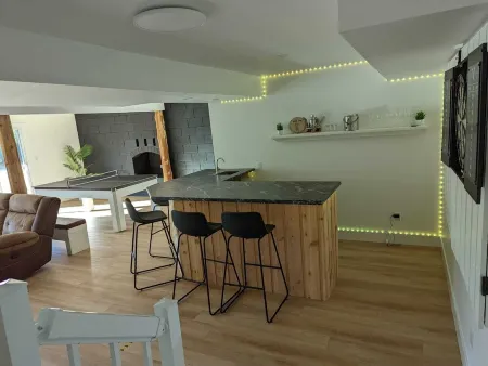 Beautiful beachfront Villa on 80 acres of farmland!