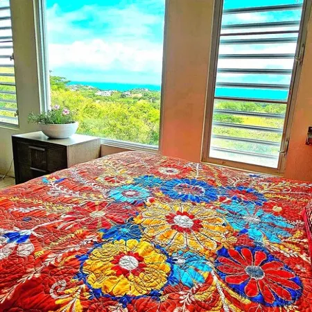 Mountain Top Hideaway, Pool & Stunning views