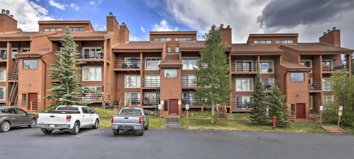 Resort Perks & Trail Access: Silverthorne Condo! Hotéis em Silverthorne