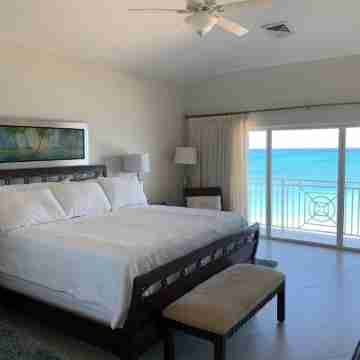 Premium 7 Mile Beach 3 Bedroom Condo Rooms