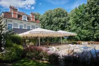 Château de La Dame Blanche - Logis Hotels in Geneuille