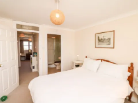 6 Lyme Mews Hotels in Seaton